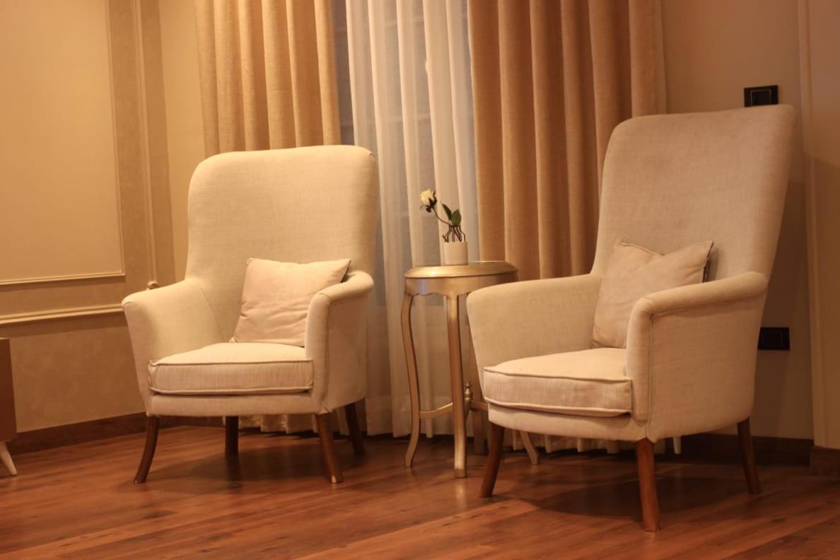 Luxry Duplex Very Prime Location Beside Festival Apartment *