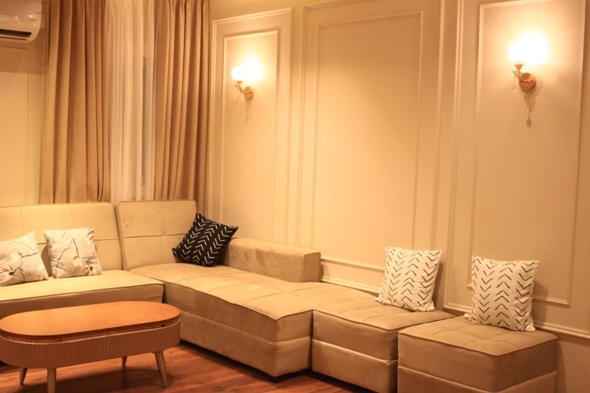 Luxry Duplex Very Prime Location Beside Festival Apartment *