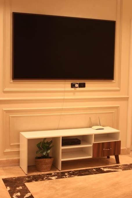 Apartment Luxry Duplex Very Prime Location Beside Festival Cairo