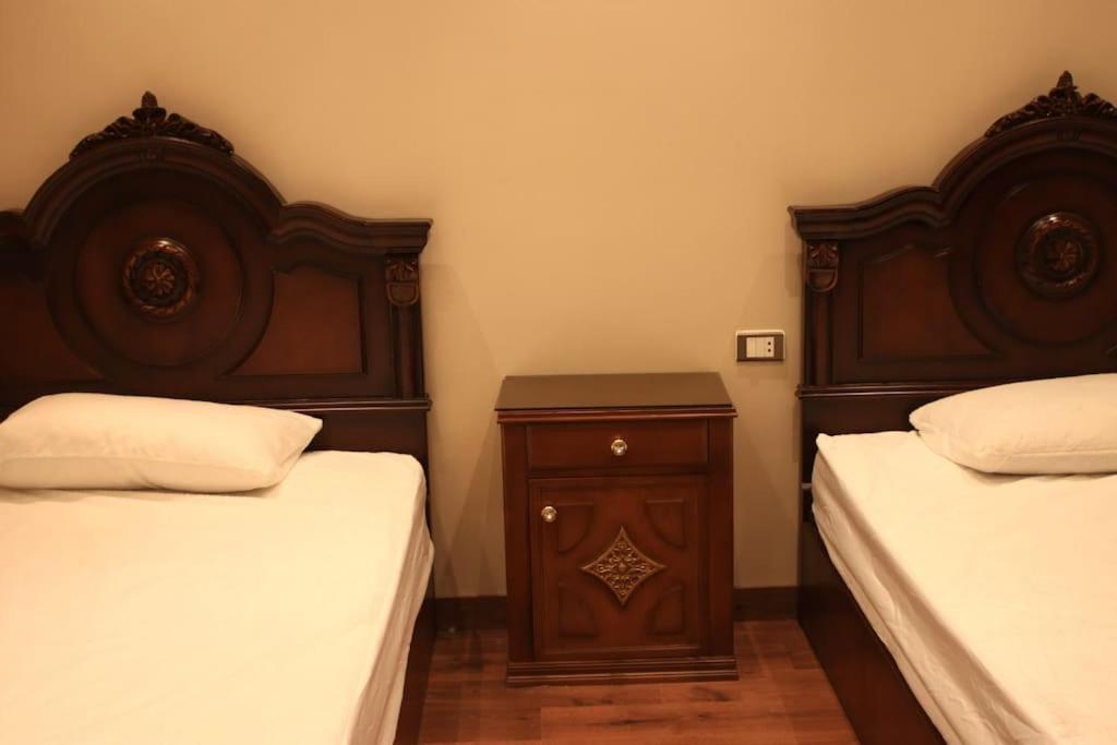 Luxry Duplex Very Prime Location Beside Festival Cairo