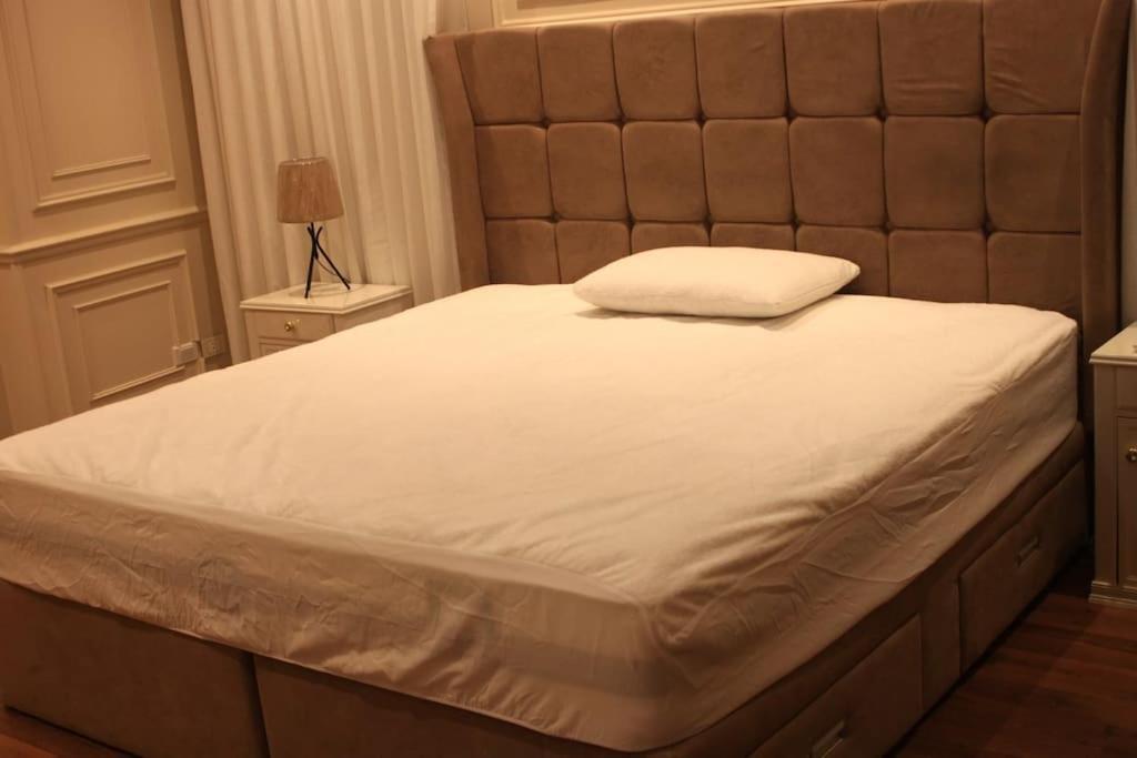 Luxry Duplex Very Prime Location Beside Festival *