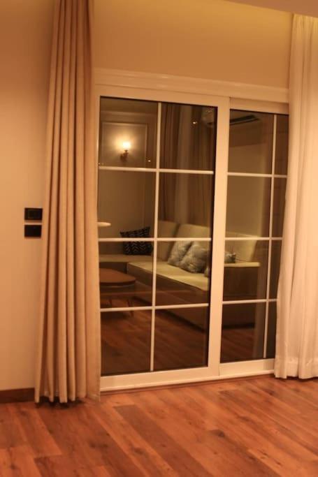 Luxry Duplex Very Prime Location Beside Festival * Cairo